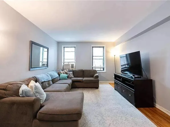 2229 Knapp Street image 23 of 31