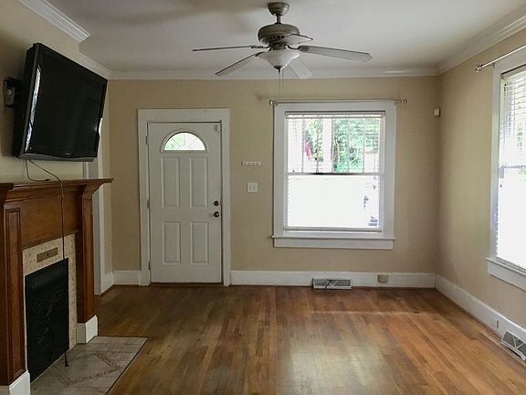 2nd image of 906 Beaufort St