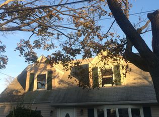 13743 243rd St, Rosedale, NY 11422