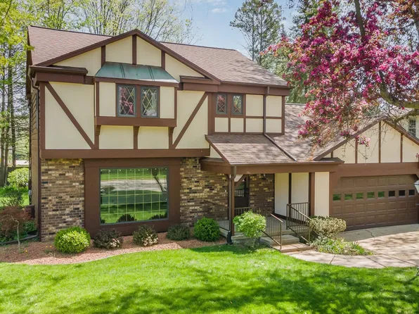 1119 Kent Dr, Mount Pleasant, MI 48858