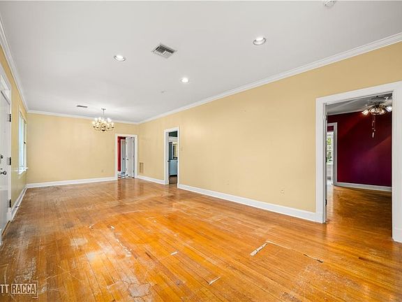 2nd image of 3033 Marye St