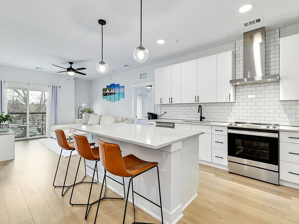 1st image of 3101 Govalle Ave Suite 301