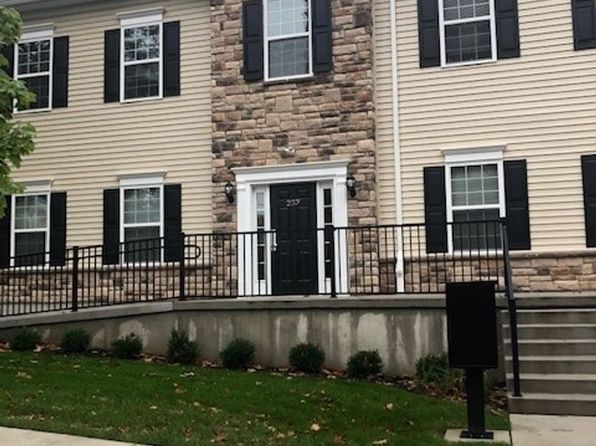 237 W Goepp St APT 202