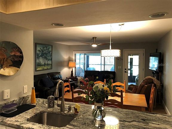 2nd image of 1637 SE Paradise Cir W