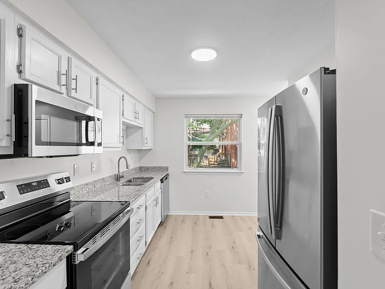 184 S Franklin St — Photo 21