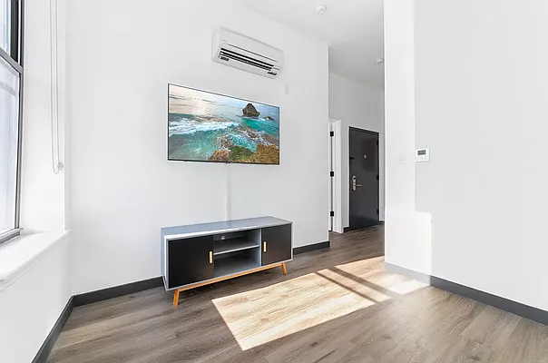 Rented by Outpost Brokerage LLC | media 38