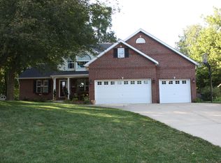 1318 Springbrooke Dr, Edwardsville, IL 62025