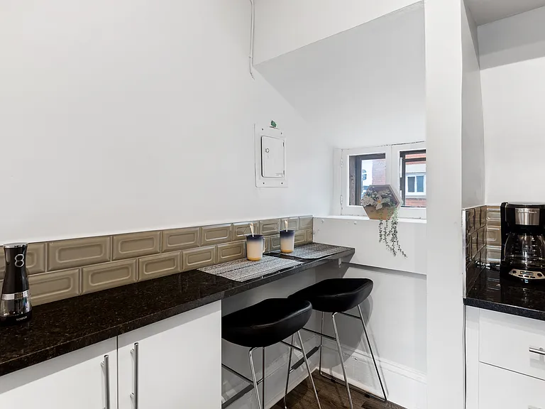 360 Friel St — Photo 36