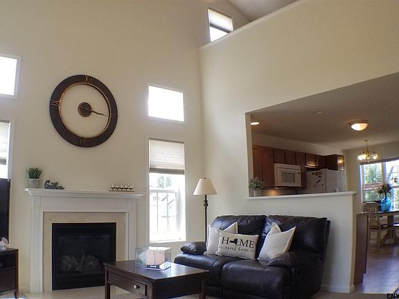 3rd image of 16C Pointe West Dr