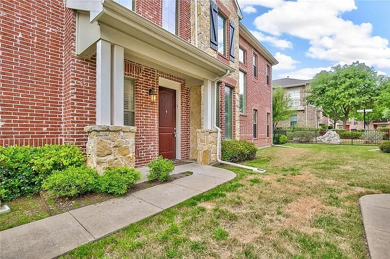 3 bed, 3.5 bath, 2187 sqft, $3,000 — Photo 3