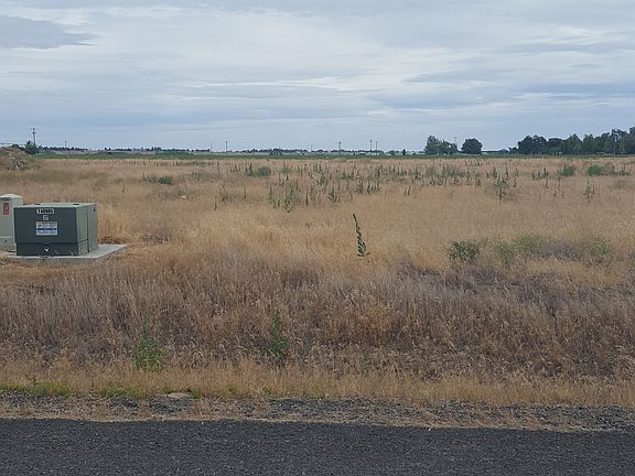 2nd image of 5093 Road E NE