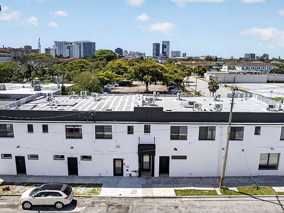 2nd image of 324 20th St #9899becce