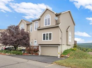 13 Rockridge Dr, Highland Mills, NY 10930
