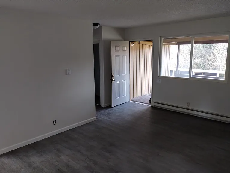 1451 W Hurley Waldrip Rd #2 — Photo 3