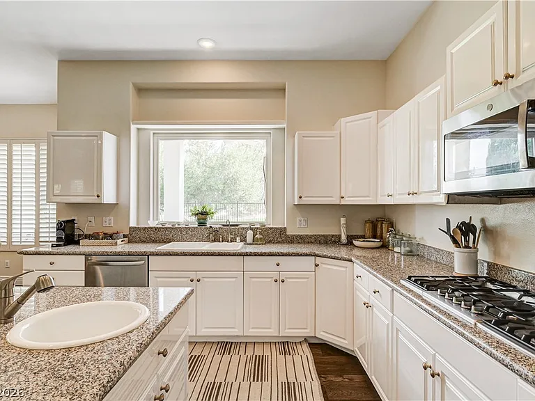 8901 Robinson Ridge Dr — Photo 31