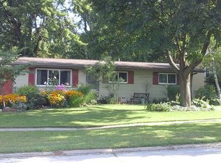 1104 Brookwood Dr, Iowa City, IA 52240