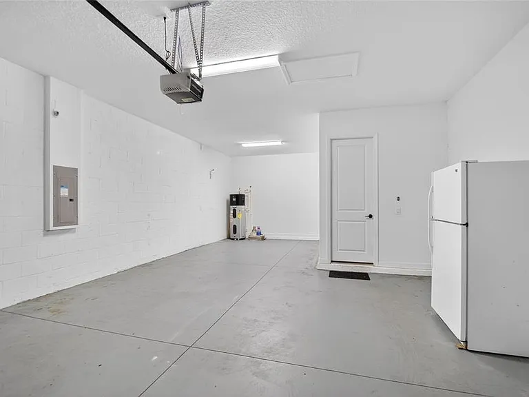 11716 Navajo Sandstone St — Photo 46