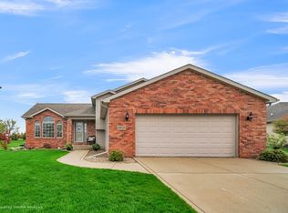 10045 Wisteria Ln, Saint John, IN 46373