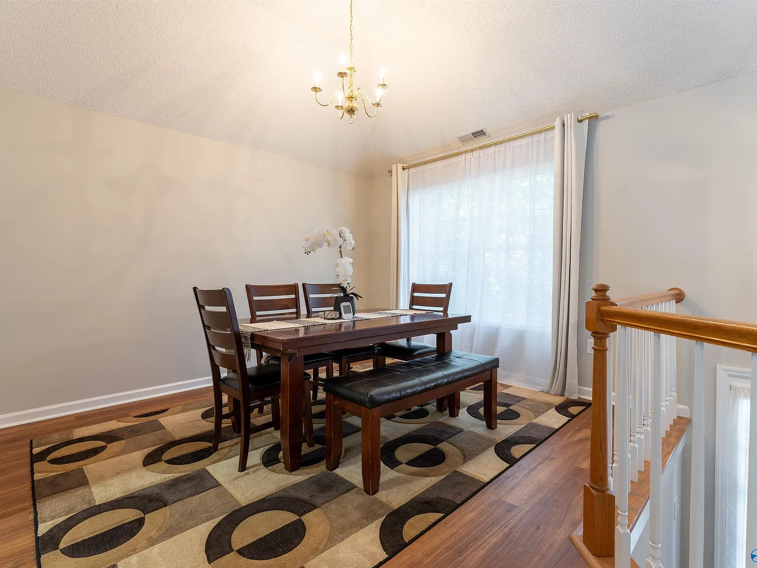 3 bed, 2.5 bath, 2254 sqft, $2,100 — Photo 4