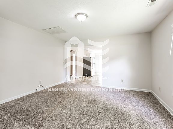 38460_005_living_room_13977350.jpg
