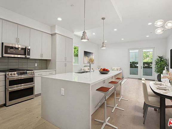 2nd image of 1746 Garfield Pl #101