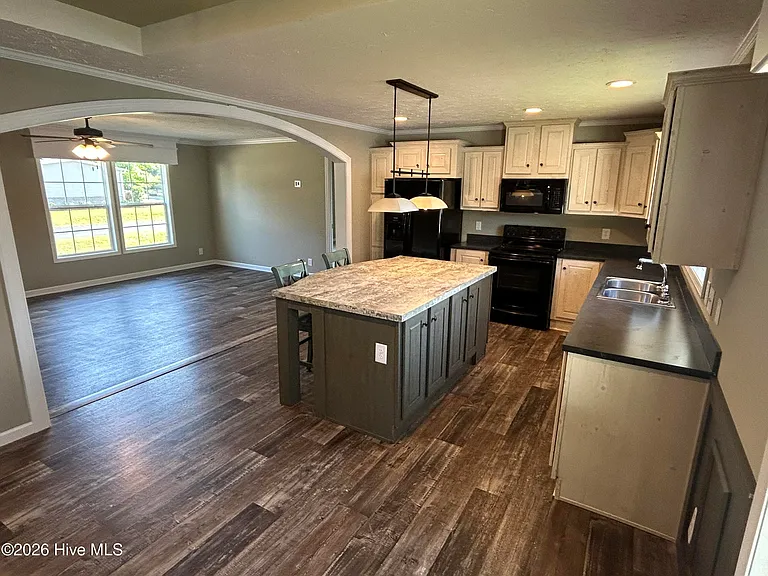 857 Nicholas Dr SW — Photo 17