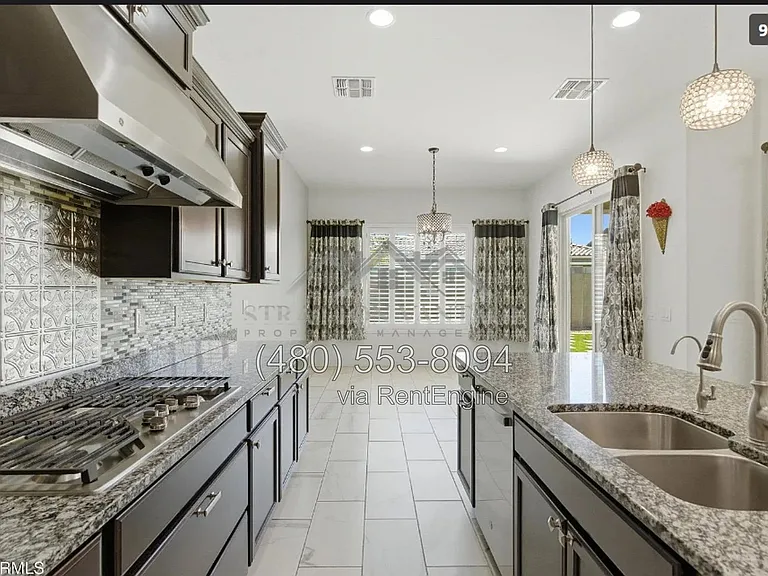1083 E Holland Park Dr — Photo 11