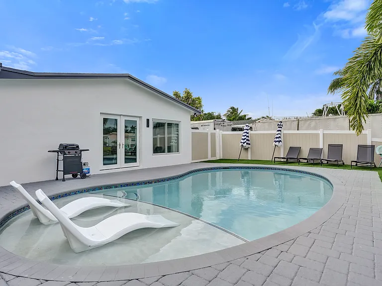 4480 SW 34th Dr — Photo 31