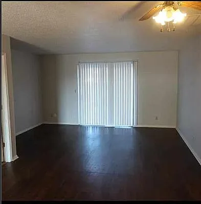 2 bed, 1.5 bath, 1024 sqft, $1,400 — Photo 2
