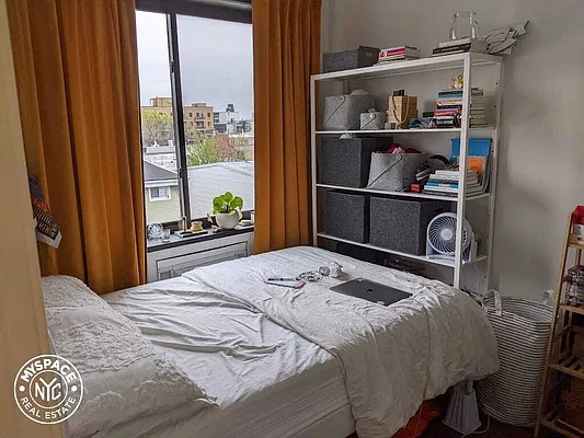 Rented by MySpaceNYC | media 52
