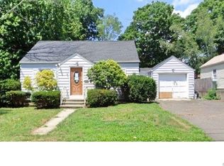 46 Raleigh Rd, Bridgeport, CT 06606