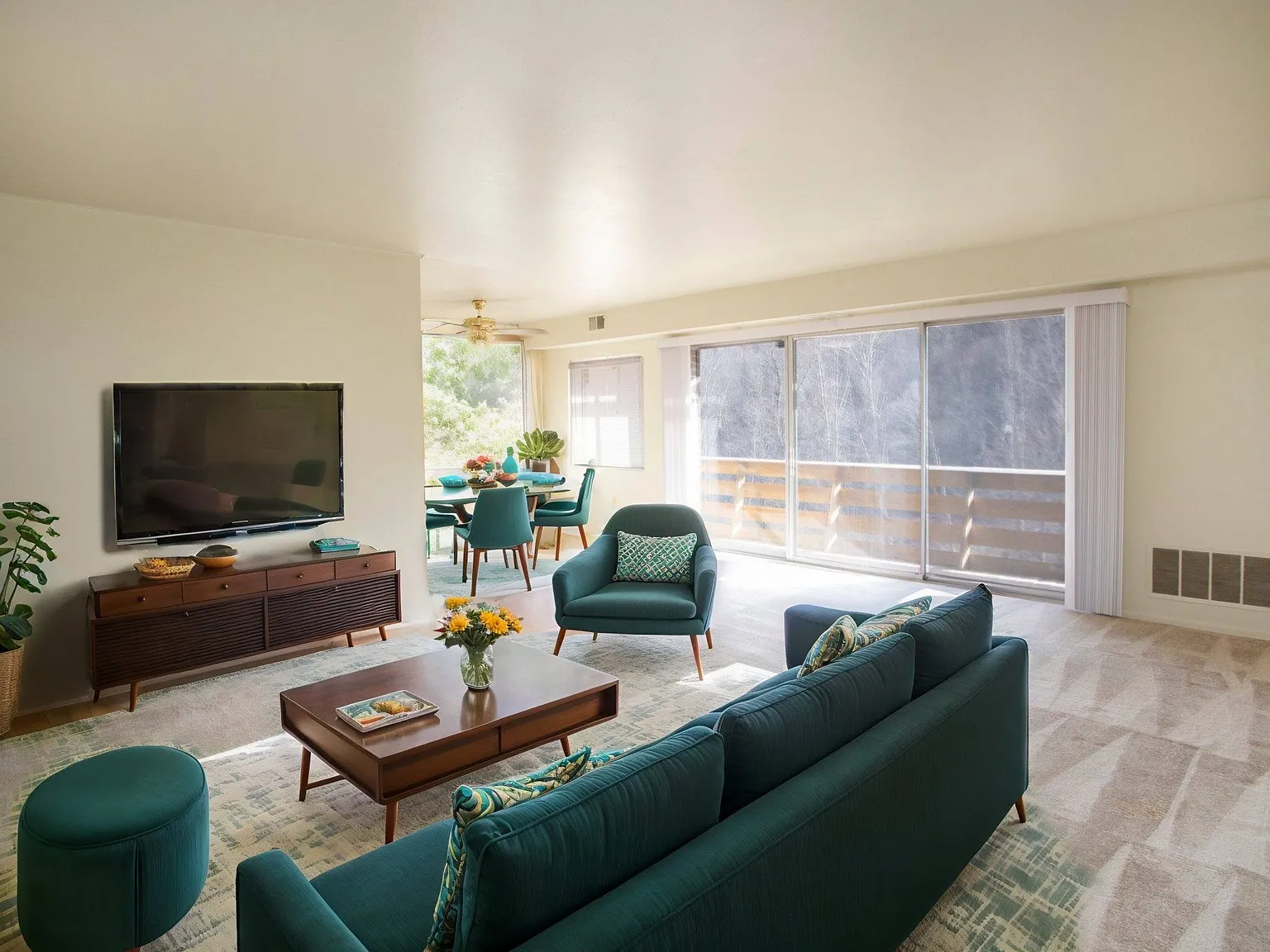 Green Acres Apartments — Photo 1