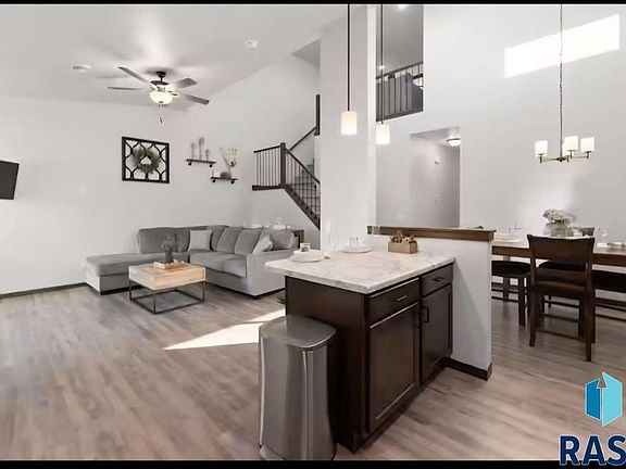 5th image of 2504 E Copalis Pl