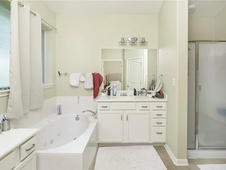 1601 Greenside Dr — Photo 9