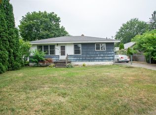 206 Coleman Dr, Waterford, MI 48328
