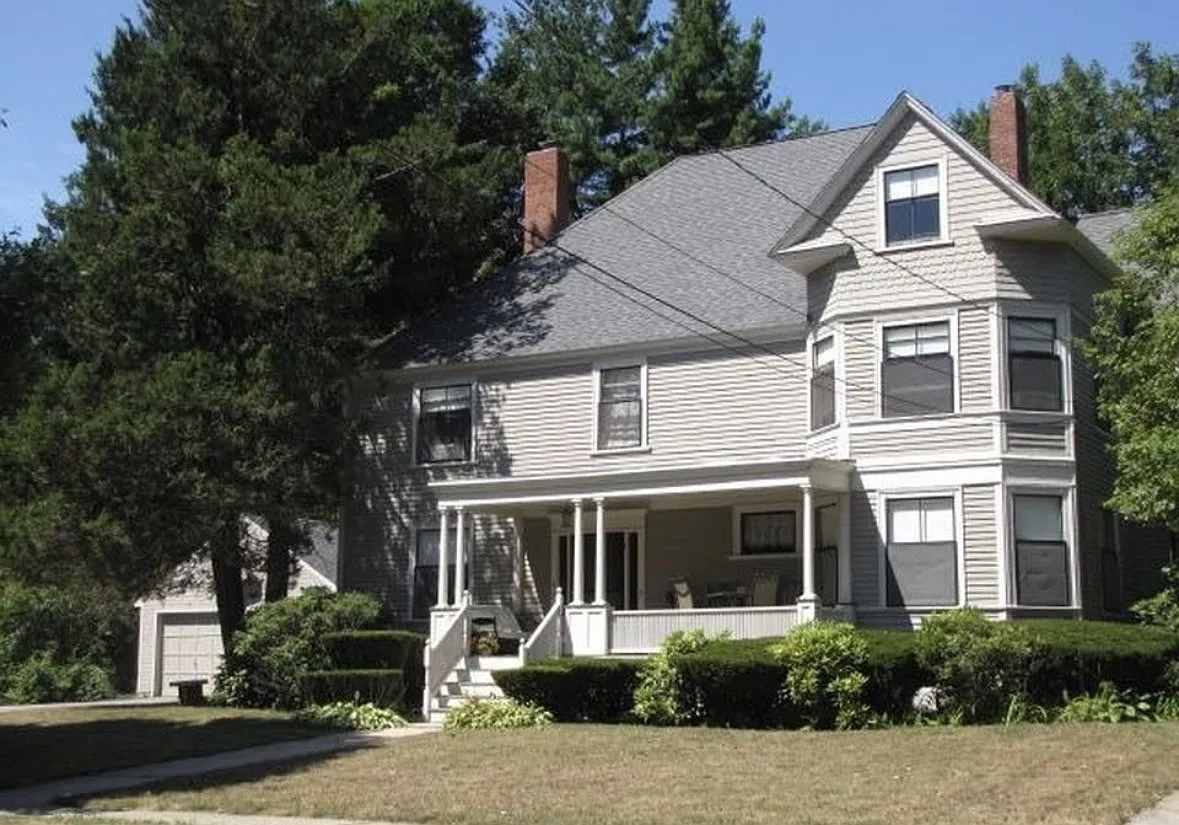 2 bed, 1000 sqft, $2,600 — Photo 1