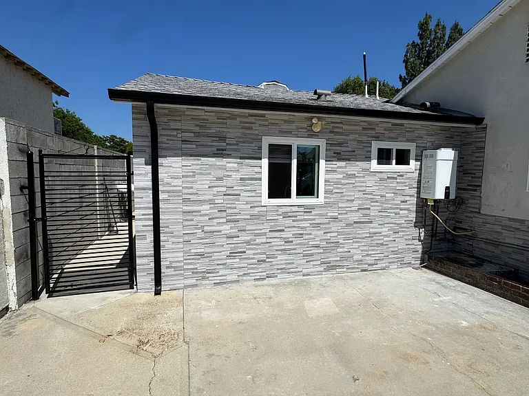 8342 Wilbur Ave — Photo 10
