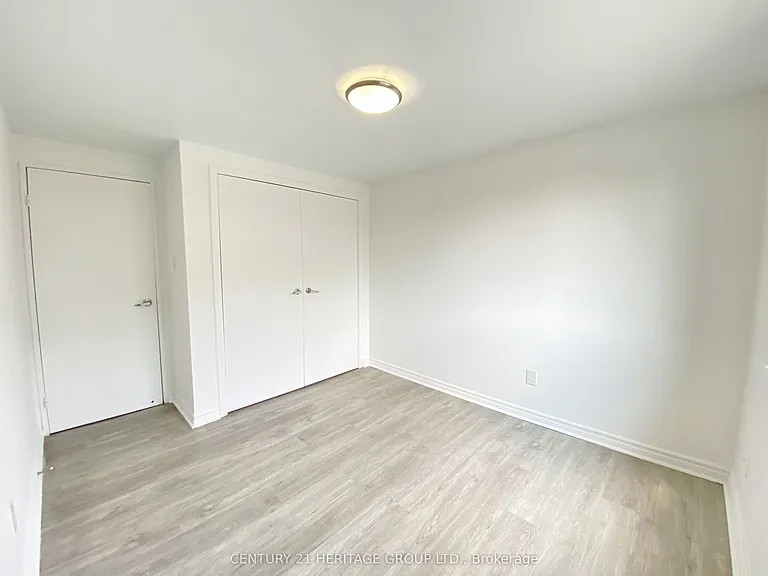 7555 Goreway Dr #5 — Photo 11