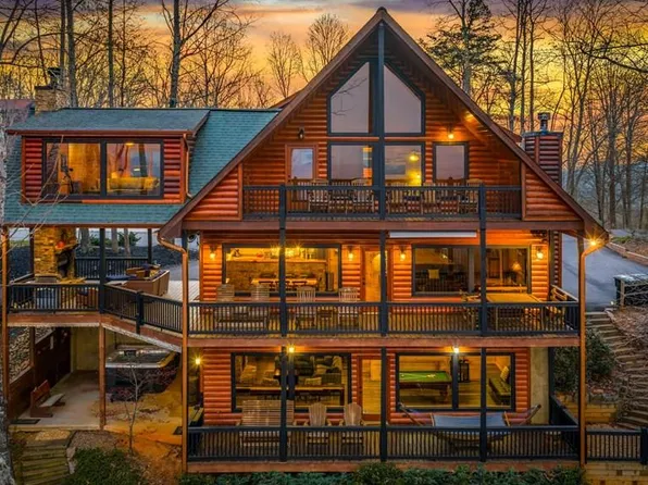 176 Katahdin Dr, Mineral Bluff, GA 30559