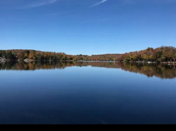 3550 Dogwood Ct, Lake Ariel, PA 18436