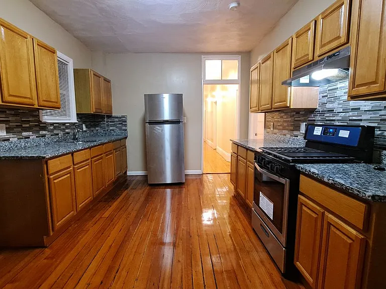35 Catawba St #2 — Photo 3