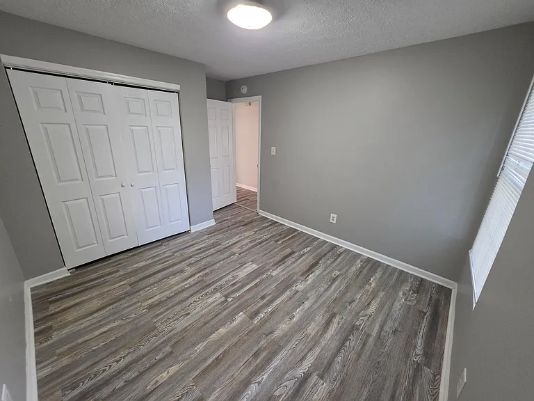 2592 Woodhill Dr — Photo 10