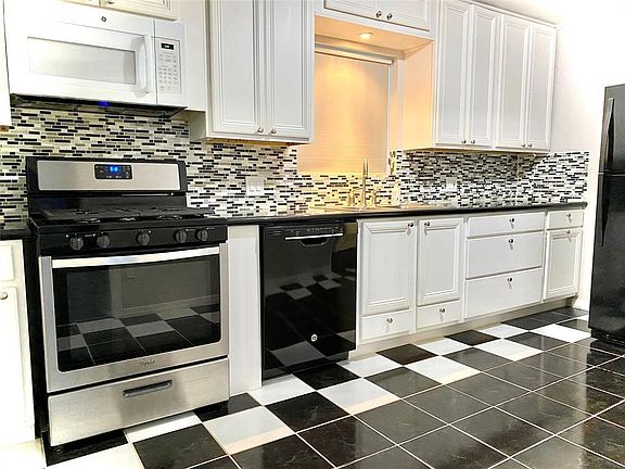 5th image of 2110 Althea Dr