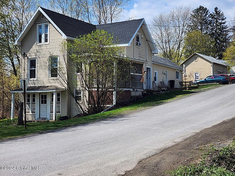 2nd image of 636 Enders Avenue