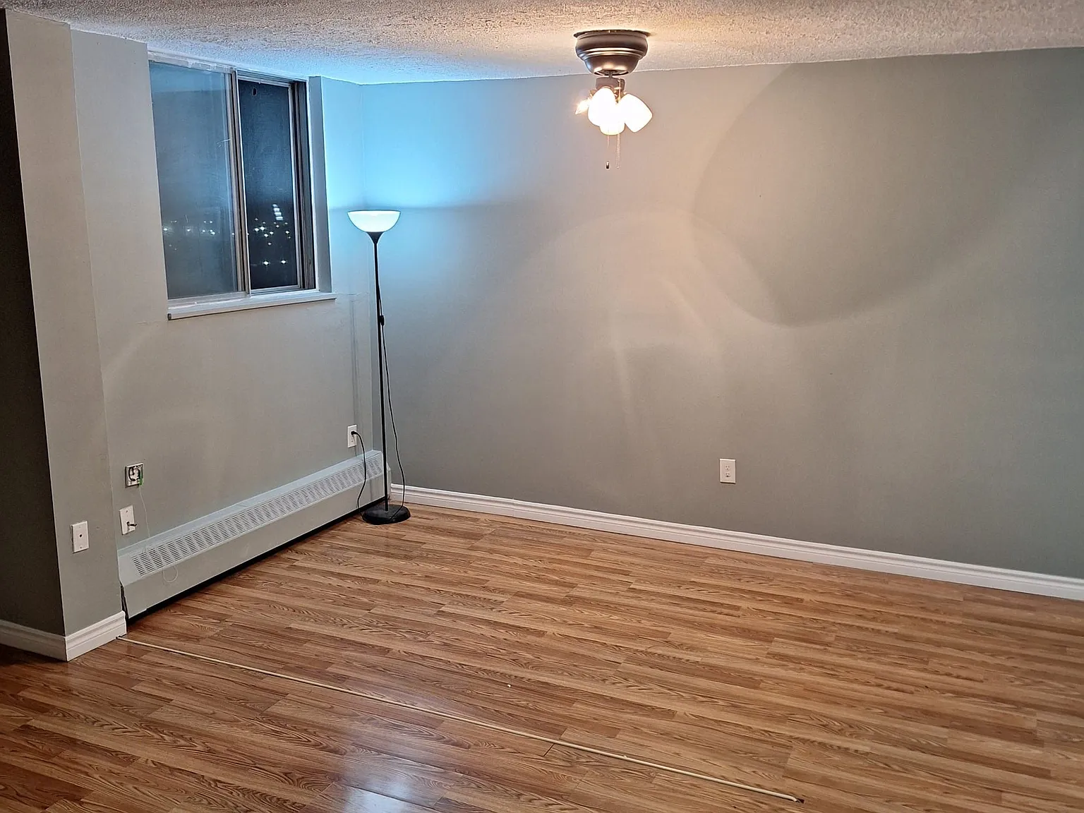 3 bed, $2,300 — Photo 1