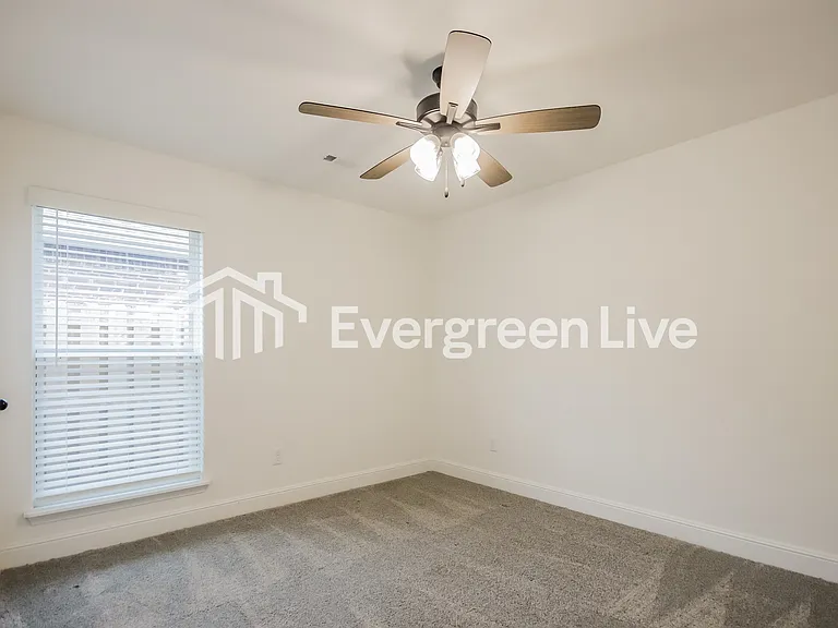 5900 Hoover St — Photo 12