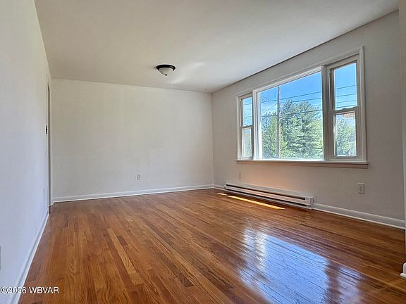3rd image of 2914 Woodward Ave