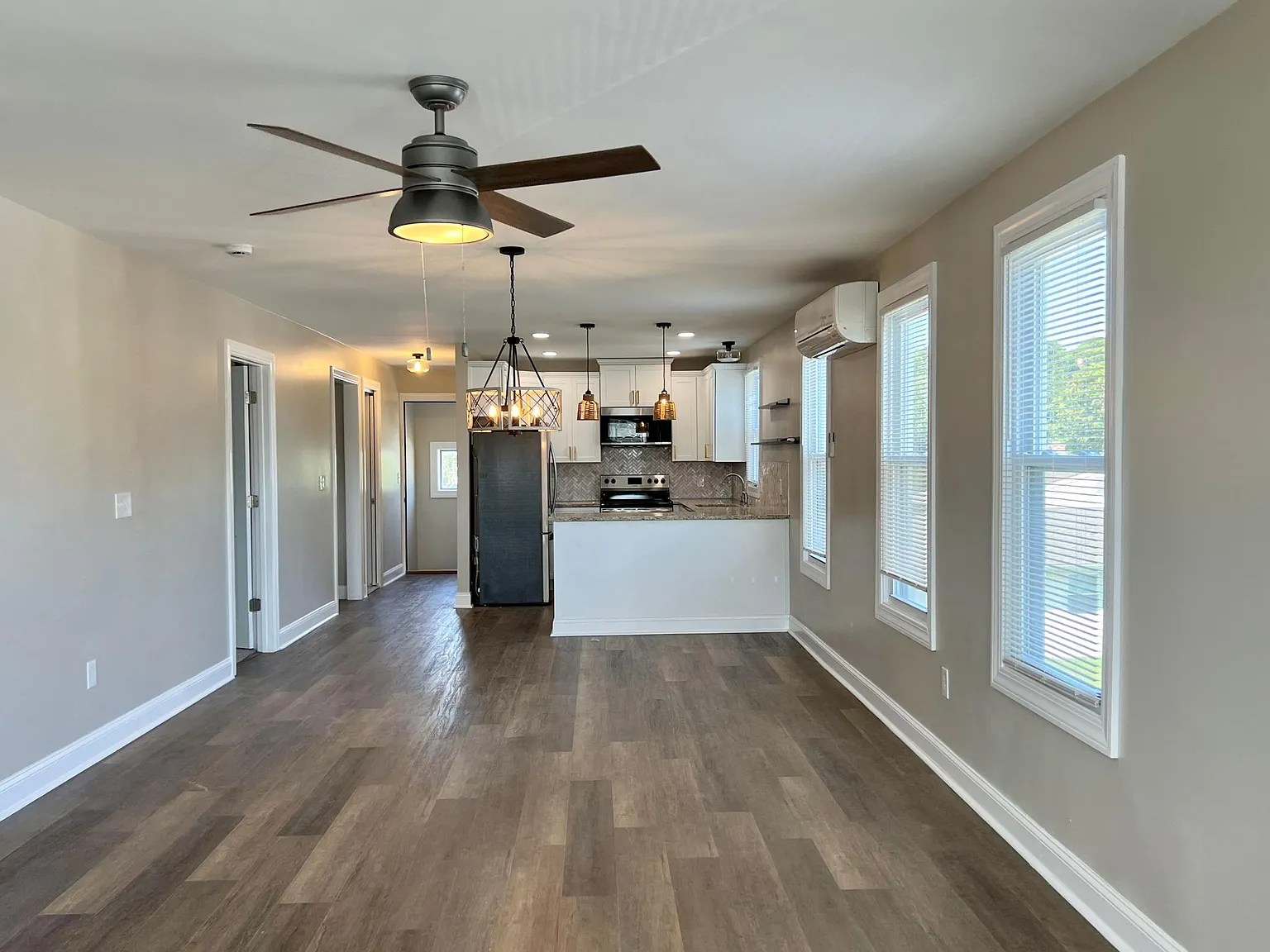 4 bed, 2010 sqft, $3,000 — Photo 3