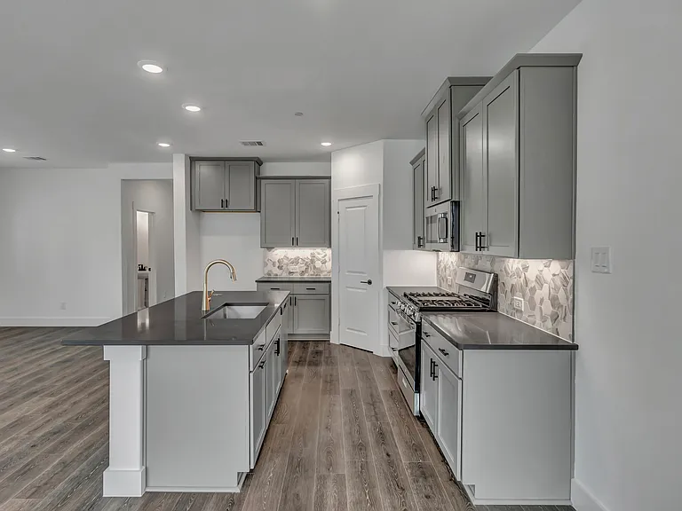 855 Lennox Dr — Photo 8