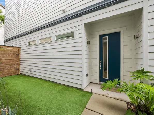 1609 Saint Charles St #B, Houston, TX 77003